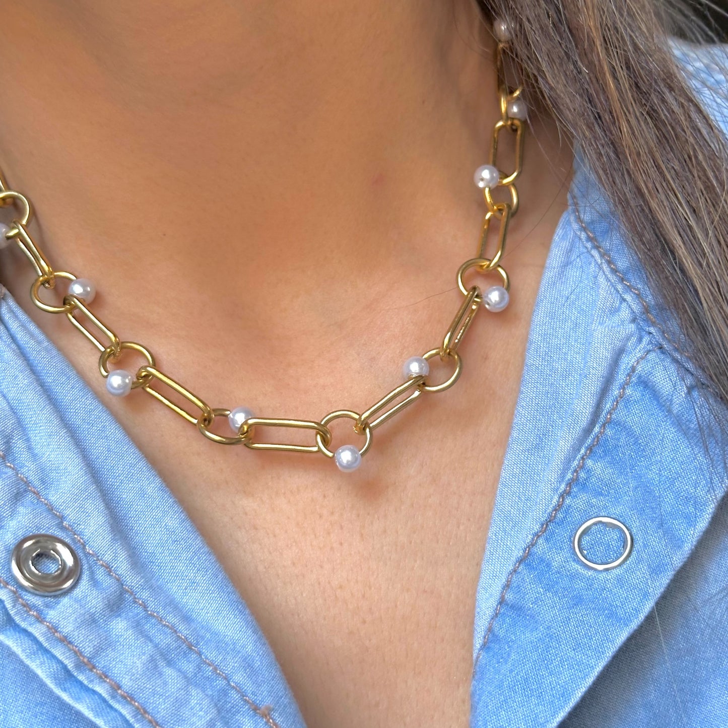 Scattered Pearl Necklace