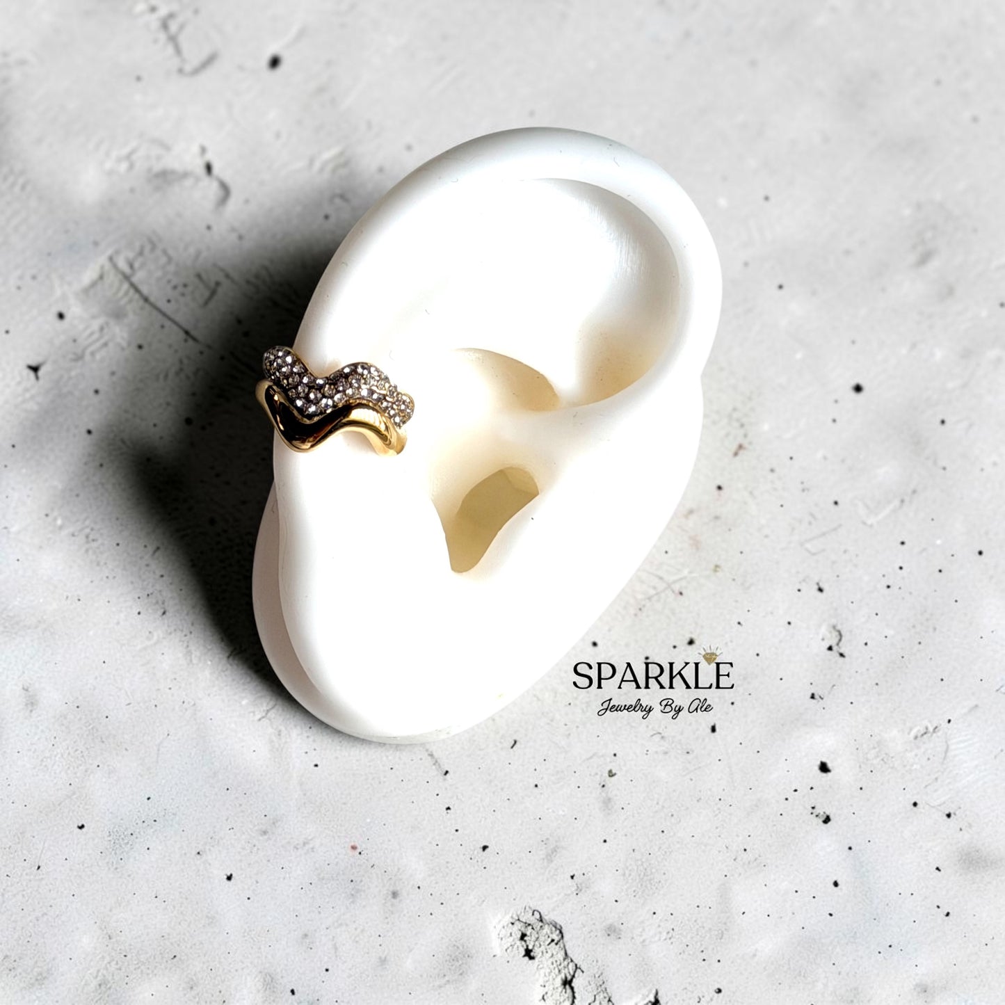Wave Glow Ear cuff