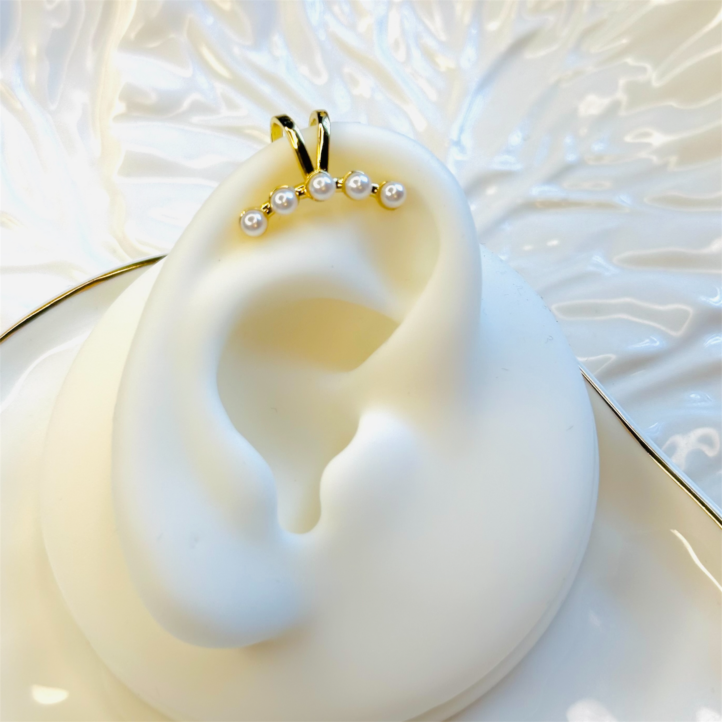 Pearl Orbit Earcuff