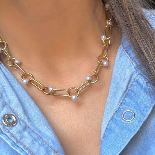 Scattered Pearl Necklace