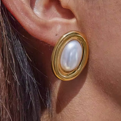 Aura Pearl Stud Earrings