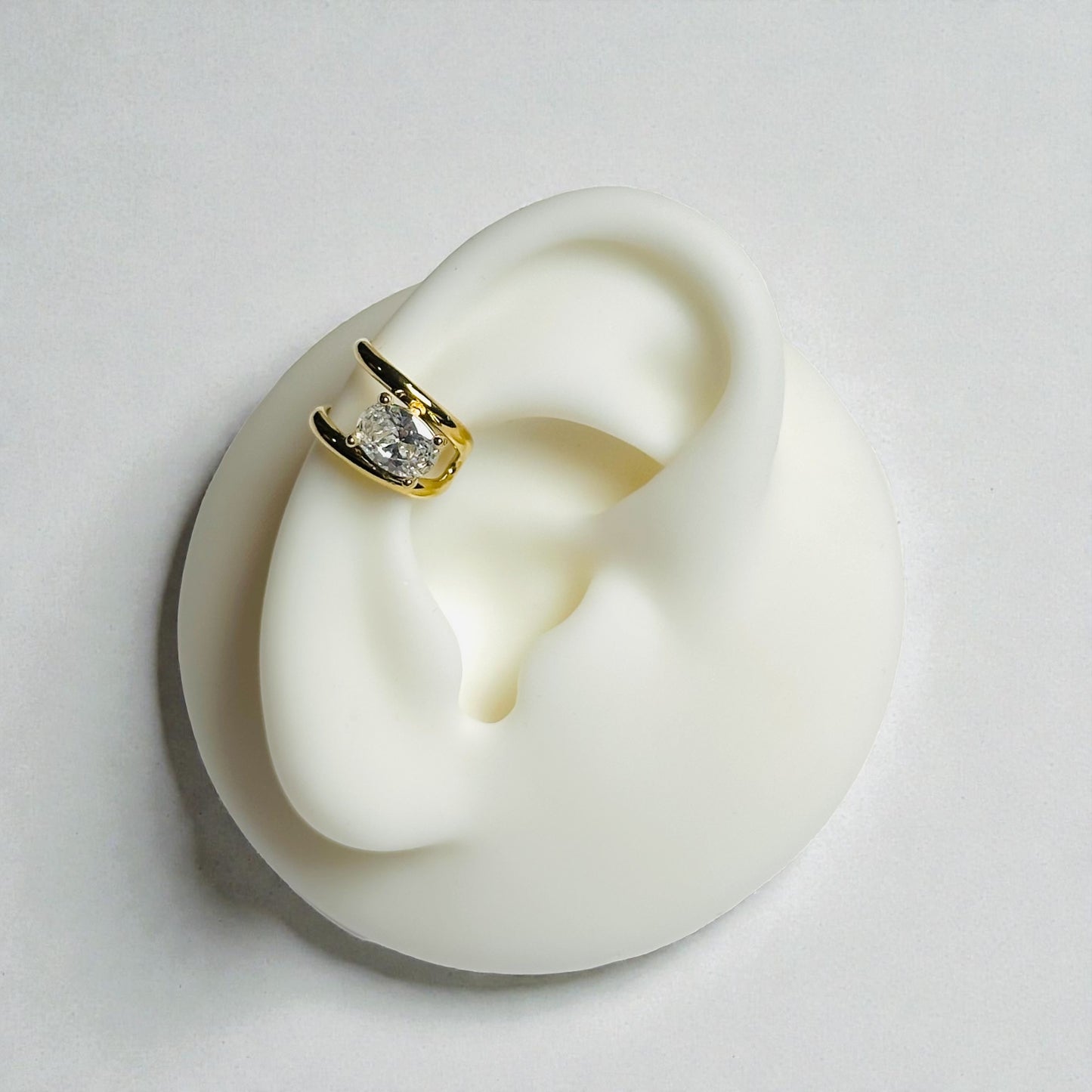 Round Sparkle Earcuff