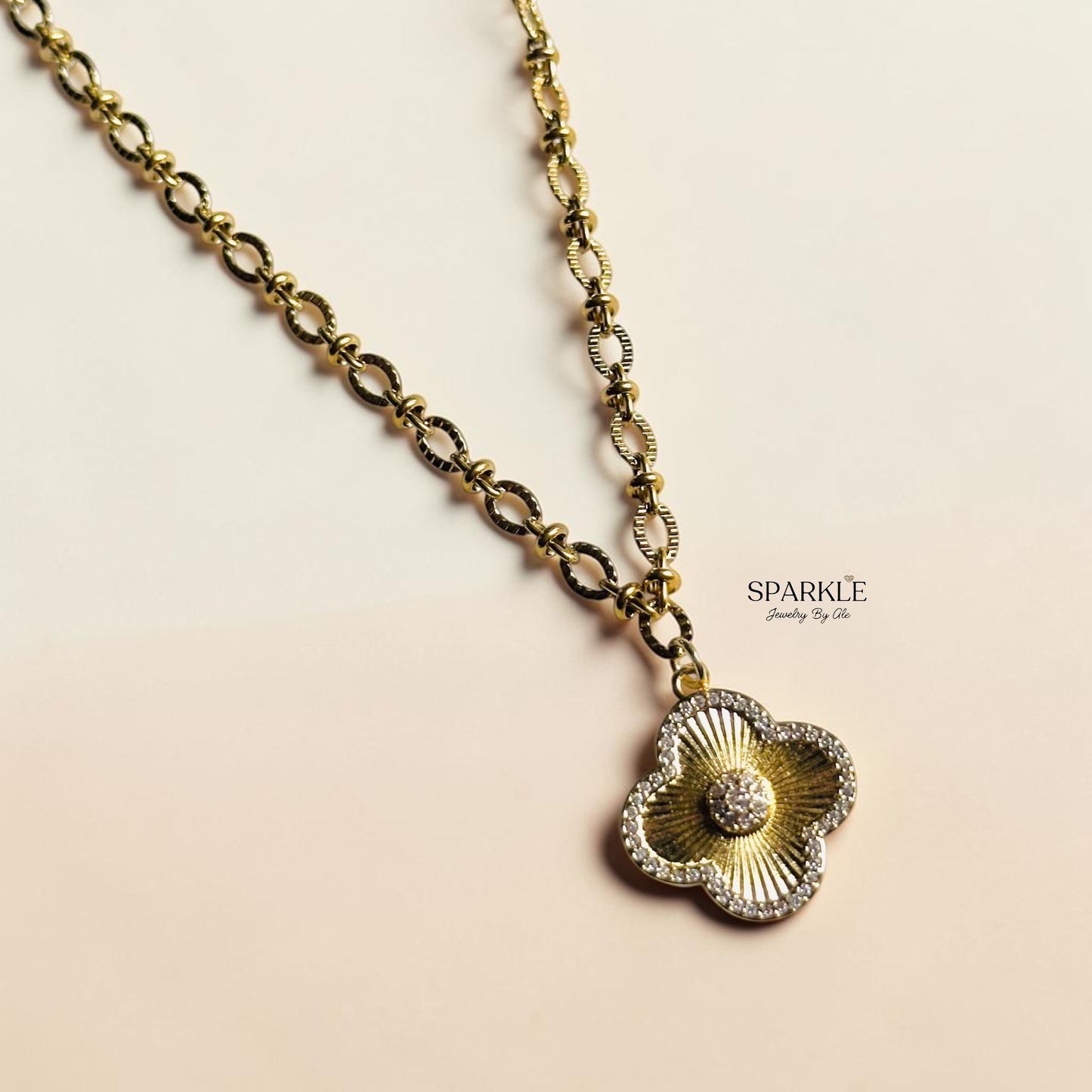 Verona Clover Necklace