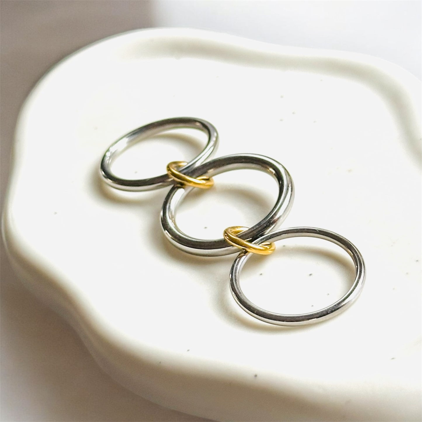 Trio Ring