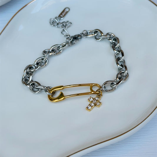 Clip Cross Chain Bracelet