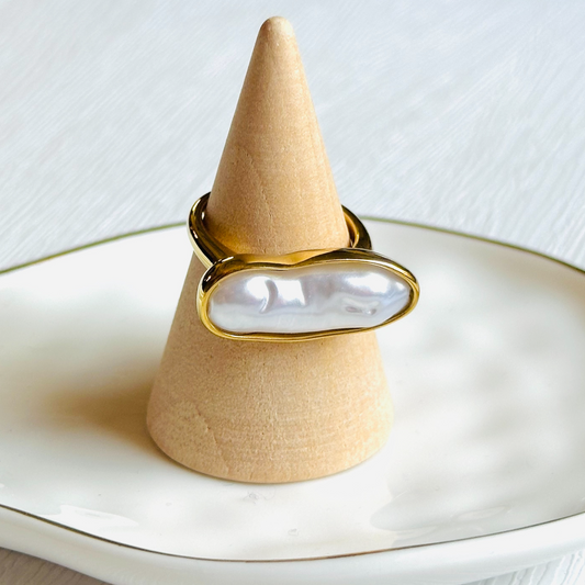 Long Strip Pearl Ring